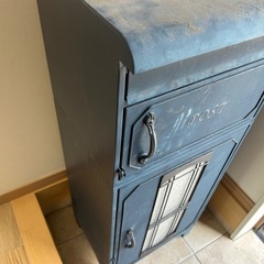 郵便ポストの画像