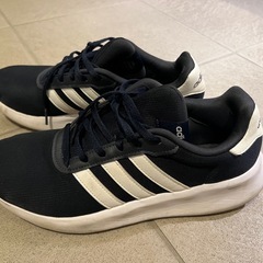 【取引中】アディダス  スニーカー25.0cmの画像