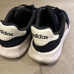 【取引中】アディダス  スニーカー25.0cmの画像