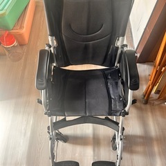 折りたたみ車椅子　　