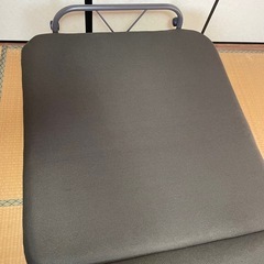 キャスター付き折りたたみ式　シングルベッド　ブラウン　　の画像