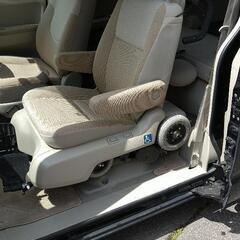 トヨタ　ポルテ四駆　福祉車両車　助手席スライドで乗り降り楽々。の画像