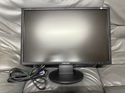 PCモニター　２４インチ　HDMI入力はないです　サムスン　２４４３