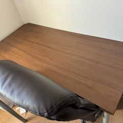 ニトリのチェアとデスクの画像