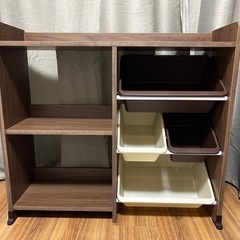おもちゃ棚