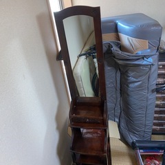 [交渉中]アンティーク鏡付きスリッパ収納
