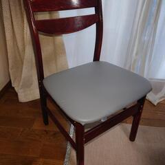 焦げ茶色のイス　非対面お渡し