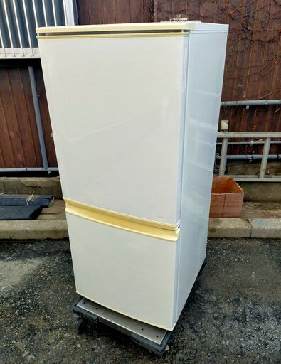 △ SHARP シャープ ノンフロン冷凍冷蔵庫 2ドア SJ-14X-W 2013年製 動作確認済 日焼けとパッキンに汚れ有り 現状渡し