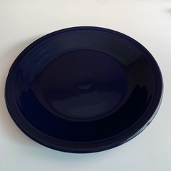 インスタ映えするネイビーのお皿／食器（27センチ）の画像