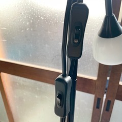 【無料】IKEA　TÅGARP トーガルプ フロアアップライト/読書ランプ, ブラック/ホワイトの画像