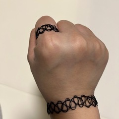 ネックレス、指輪、ブレスレットの画像