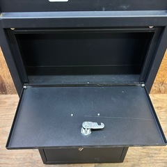 M0118701K 使用問題なし 宅配ボックス 郵便ポストステッカー付き防水 一体型大型大容量置き型盗難防止 3つの投函口 現状品 中古品 屋外の画像