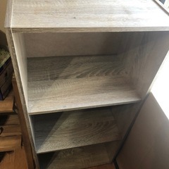 棚、盆棚、茶色の画像