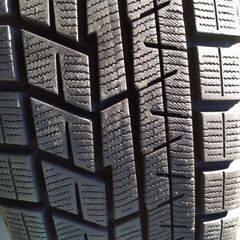 ヨコハマアイスガード06 スタッドレスタイヤホイール185/70r14の画像