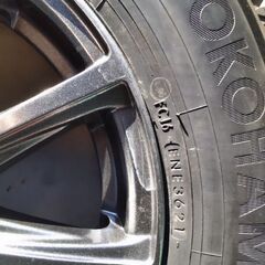 ヨコハマアイスガード06 スタッドレスタイヤホイール185/70r14の画像