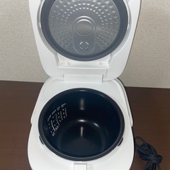 【定価11000円】TOSHIBA 3合炊き炊飯器の画像