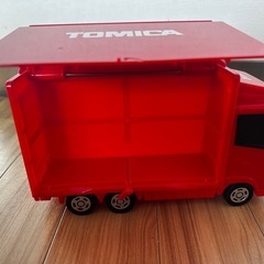 トミカ　トラック　の画像