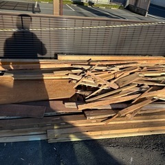 「木材自由にお取りください！」の画像
