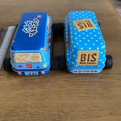 お菓子の空き缶の画像
