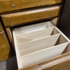 棚　天板上下可動式　鍵付き　キャスター付きの画像