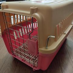 【新品未使用】犬 猫 用キャリーケース ハードケージ ピンク×ベ...