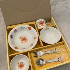 【新品未使用】アンパンマン　陶磁器食器セット 