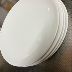 ニトリ グラス、丸皿、角皿の画像