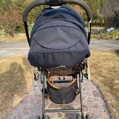 Apricaベビーカーの画像