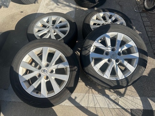トヨタアイシス　純正ホイールタイヤ4本セット205/55R16