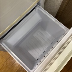 冷凍庫付き冷蔵庫【SHARP SJ-14X-W】の画像