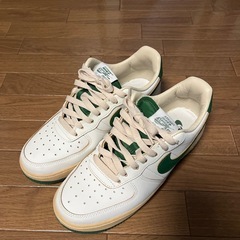 NIKE スニーカー
