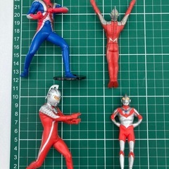 P0629648A 円谷特技プロダクション ウルトラセブン ウルトラマンコスモス ウルトラマン ソフビ ブルマック TOMYおもちゃ 人形 中古の画像