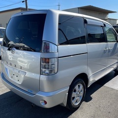 現状販売 トヨタヴォクシー4WD 走行4万の画像