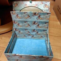 化粧品入れ　小物入れ　箱　鏡付きの画像