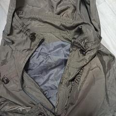 Mサイズ　丈長オリーブ色の薄手コートの画像