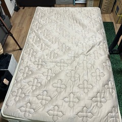 セミダブル？ベッド　