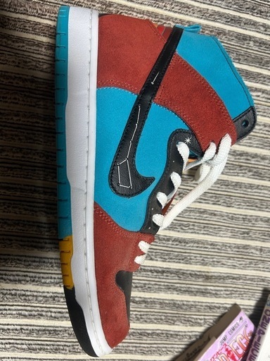 NIKE