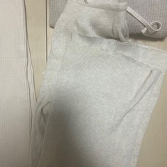 ユニクロ　ワンピース　パーカー　トップスまとめうりの画像