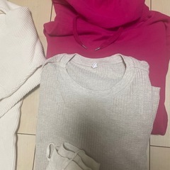 ユニクロ　ワンピース　パーカー　トップスまとめうりの画像