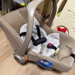 コンビ　チャイルドシート　赤ちゃんから
