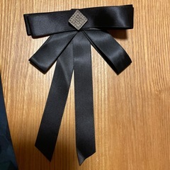 リボンブローチ