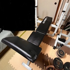 トレーニング器具　ダンベル　バーベル　ベンチプレス