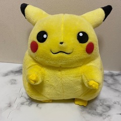 TOMY  初期ピカチュウ等身大ぬいぐるみ
