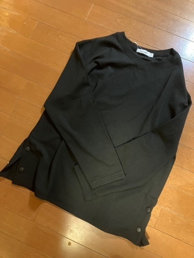 studios トップス　M