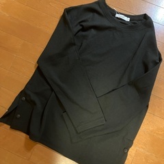 studios トップス　M