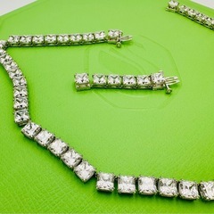 SWAROVSKI ネックレスの画像