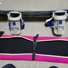 スノーボードバインディングケース付きの画像