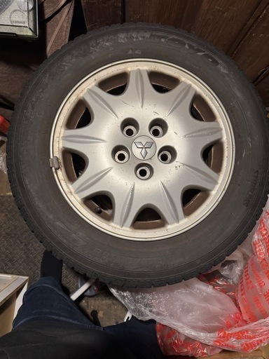 スタッドレスタイヤ4本ホイール付き中古セット 205/65R16 95Q