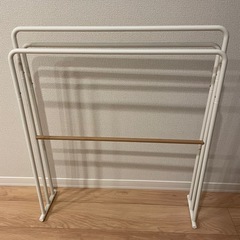 横から駆けやすい三連バスタオルスタンド