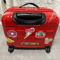 子供が乗れるキャリー　スーツケース
